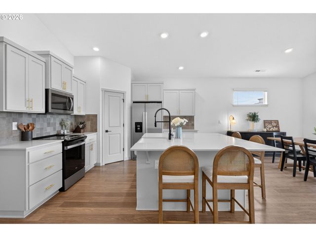 1402 W 19TH Cir, La Center, WA 98629