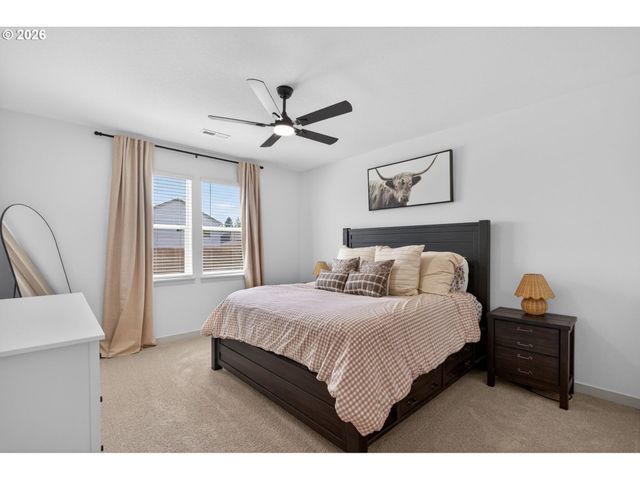 1402 W 19TH Cir, La Center, WA 98629