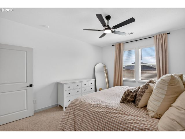 1402 W 19TH Cir, La Center, WA 98629