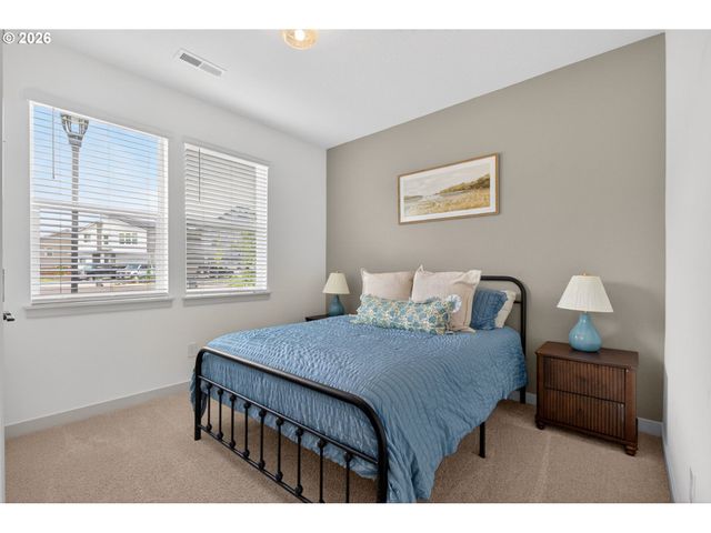 1402 W 19TH Cir, La Center, WA 98629