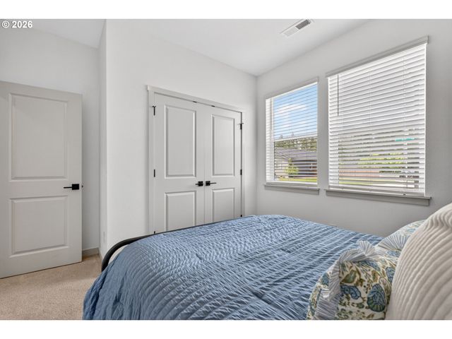1402 W 19TH Cir, La Center, WA 98629