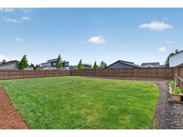 1402 W 19TH Cir, La Center, WA 98629