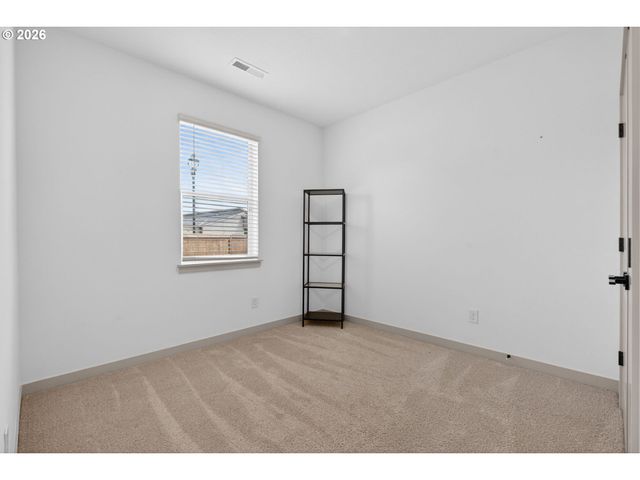 1402 W 19TH Cir, La Center, WA 98629
