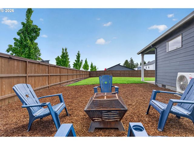 1402 W 19TH Cir, La Center, WA 98629