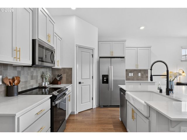1402 W 19TH Cir, La Center, WA 98629