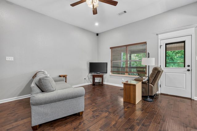 139 Eel Place, Hot Springs, AR 71913