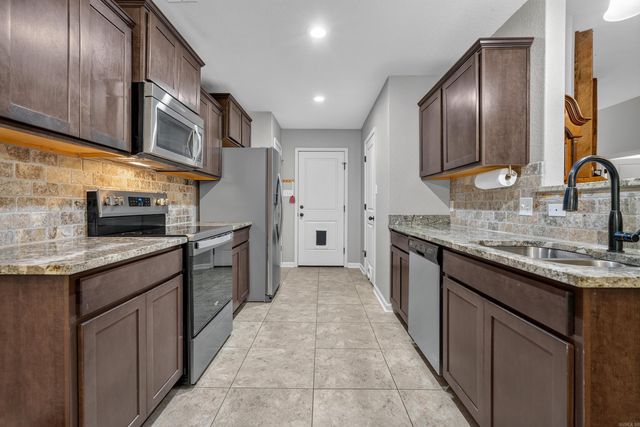 139 Eel Place, Hot Springs, AR 71913