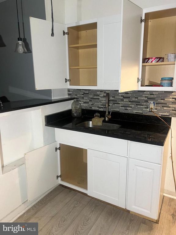 Image 2 of property listing at 2261 N 19TH ST, Philadelphia, PA 19132