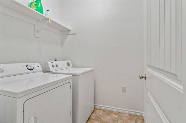 304 Port Drive, Gun Barrel City, TX 75156