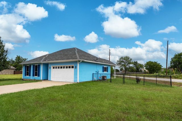 304 Port Drive, Gun Barrel City, TX 75156