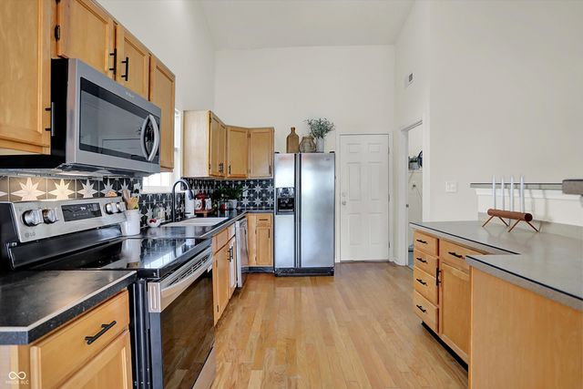 1906 Spring Beauty Drive, Avon, IN 46123