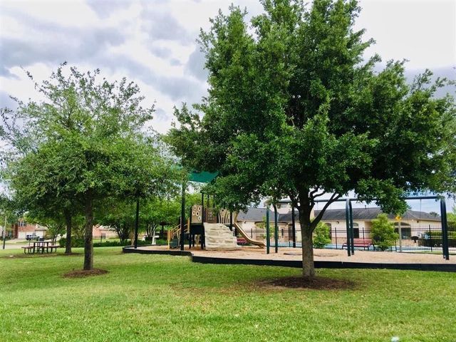 26711 Henson Falls Drive, Katy, TX 77494
