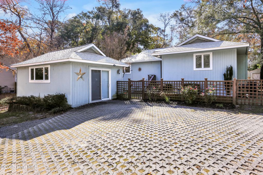 1500 Ebb Drive, Wilmington, NC 28409