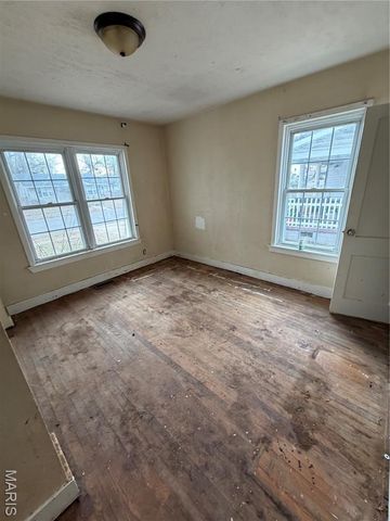 712 E Gladys Street, Sikeston, MO 63801