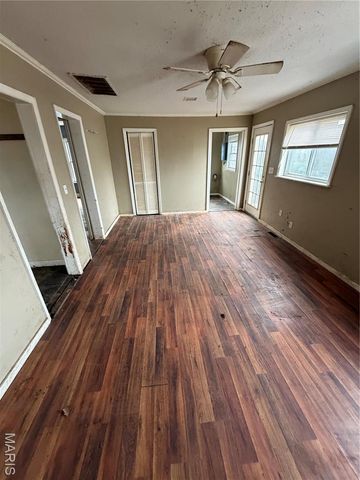 712 E Gladys Street, Sikeston, MO 63801