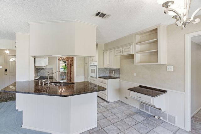 2326 Forest Hills Road, Grapevine, TX 76051