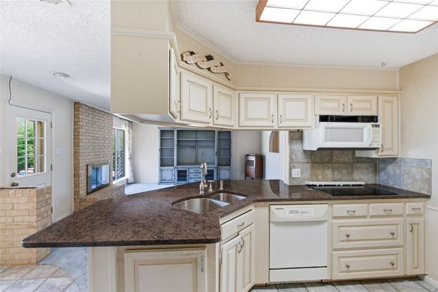 2326 Forest Hills Road, Grapevine, TX 76051