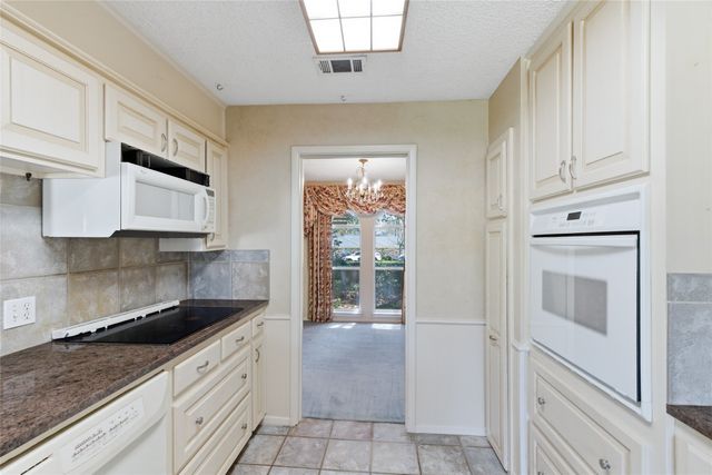 2326 Forest Hills Road, Grapevine, TX 76051