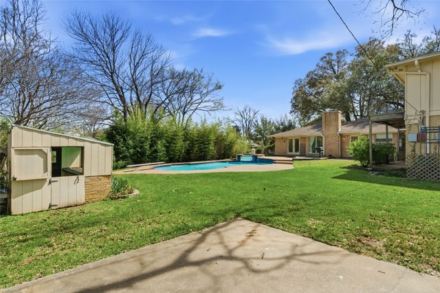 2326 Forest Hills Road, Grapevine, TX 76051
