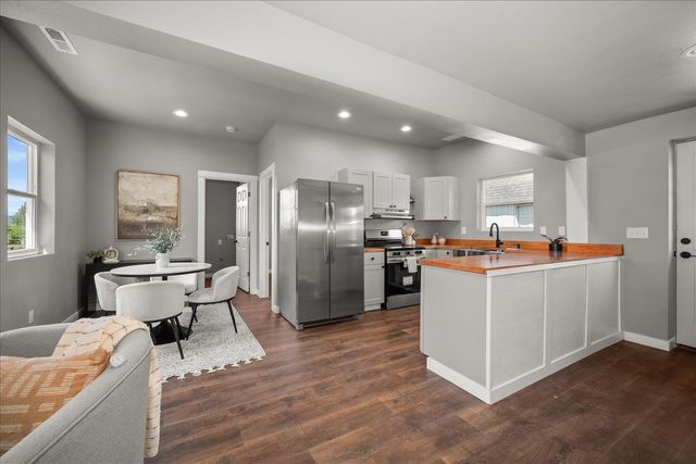 7312 E 4th Ave, Spokane Valley, WA 99212