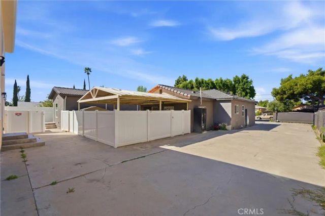 6742 Radford Avenue, North Hollywood, CA 91606