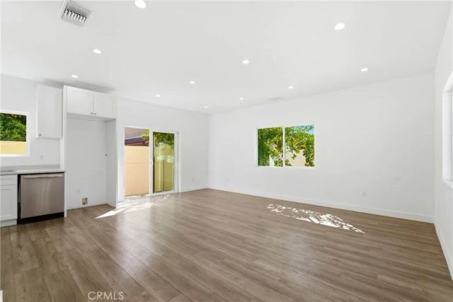 6742 Radford Avenue, North Hollywood, CA 91606