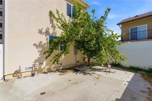 6742 Radford Avenue, North Hollywood, CA 91606