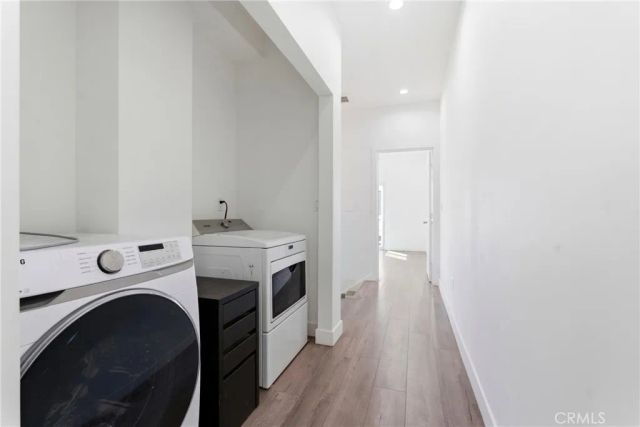 6742 Radford Avenue, North Hollywood, CA 91606