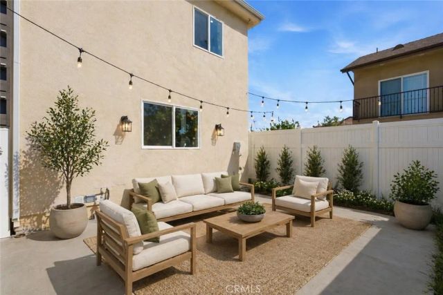 6742 Radford Avenue, North Hollywood, CA 91606