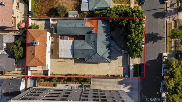 6742 Radford Avenue, North Hollywood, CA 91606