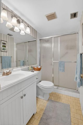 409 Pine Glen Lane C-1, Greenacres, FL 33463