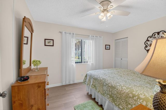 409 Pine Glen Lane C-1, Greenacres, FL 33463