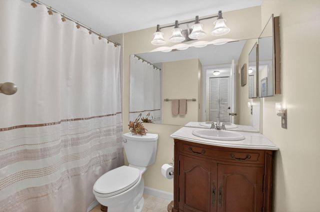 409 Pine Glen Lane C-1, Greenacres, FL 33463