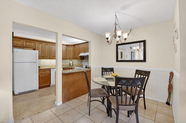 409 Pine Glen Lane C-1, Greenacres, FL 33463