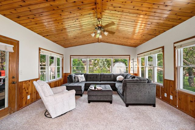 1802 Evergreen Court, Woodbury, MN 55125