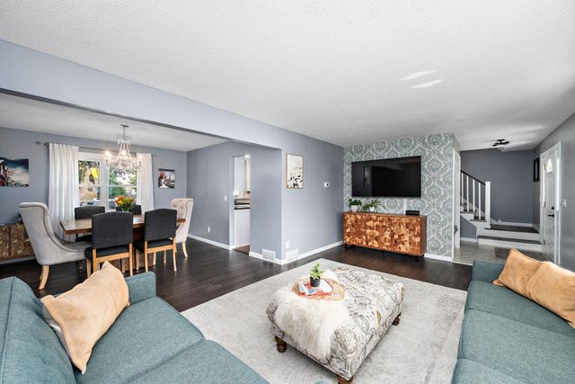 1802 Evergreen Court, Woodbury, MN 55125