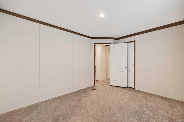 142 Heartland Street, Bedford, IN 47421