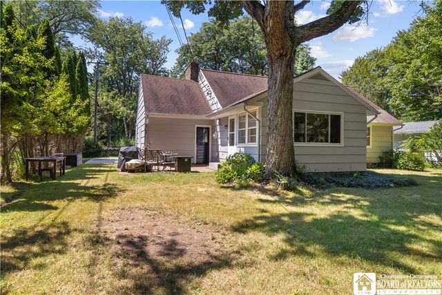 65 Jolls Lane, Orchard Park, NY 14127