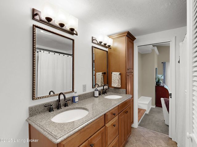 3418 Grandview Ave Ave, Louisville, KY 40207