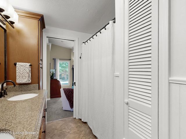 3418 Grandview Ave Ave, Louisville, KY 40207