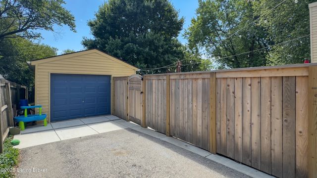 3418 Grandview Ave Ave, Louisville, KY 40207