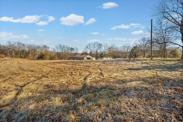 1071 Scott Rd, Bethpage, TN 37022