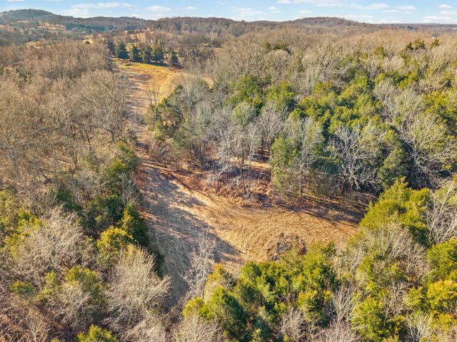 1071 Scott Rd, Bethpage, TN 37022