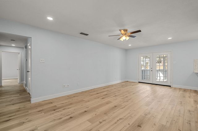 1129 Irwin Drive, Hurst, TX 76053