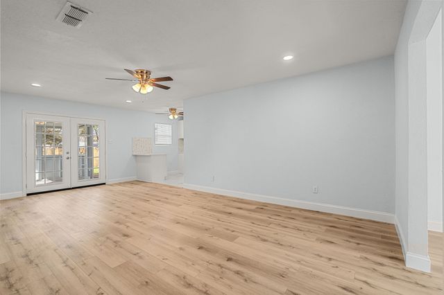 1129 Irwin Drive, Hurst, TX 76053