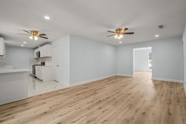 1129 Irwin Drive, Hurst, TX 76053