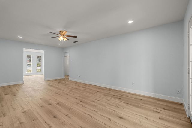 1129 Irwin Drive, Hurst, TX 76053