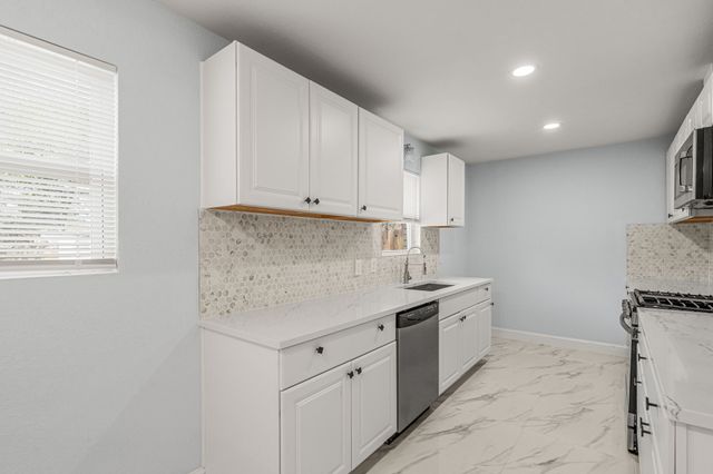 1129 Irwin Drive, Hurst, TX 76053