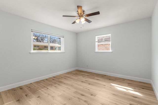 1129 Irwin Drive, Hurst, TX 76053