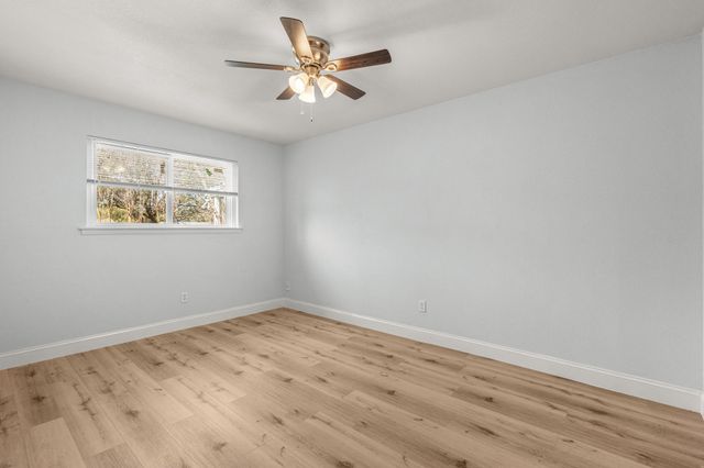 1129 Irwin Drive, Hurst, TX 76053